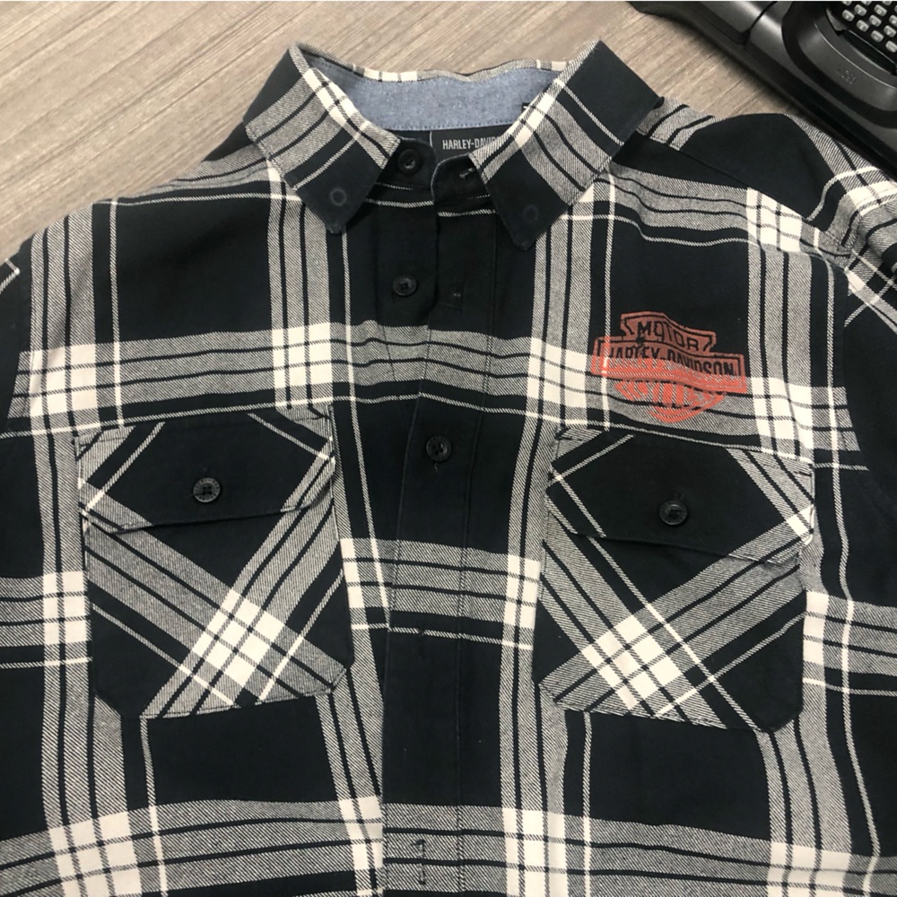 Harley Davidson Road Captain Shirt, men’s L, Distressed graphics, Great shape